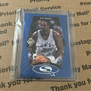 Karl Malone ‘98 UD Choice “Starquest” Parallel No. SQ27